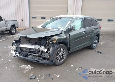 2018 Toyota Highlander z USA, uszkodzony, nr VIN 5TDJZRFH3JS849730